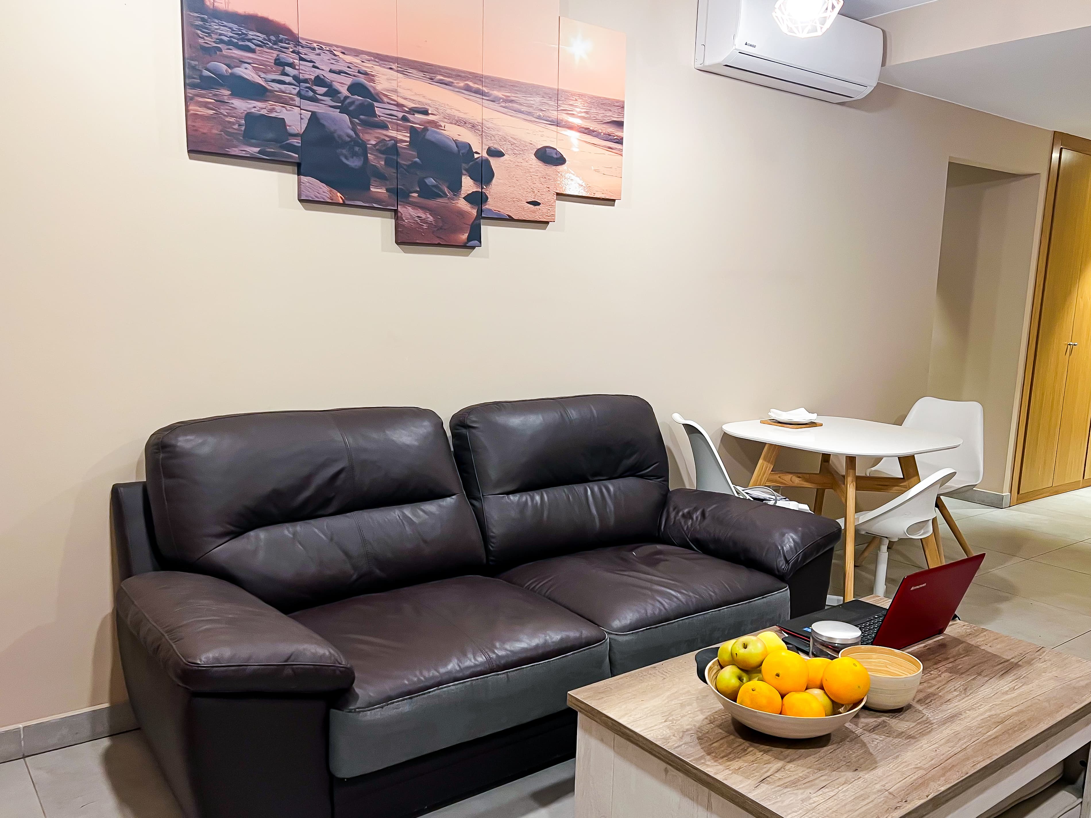 Elegant 2-Bedroom Apartment in Adeje