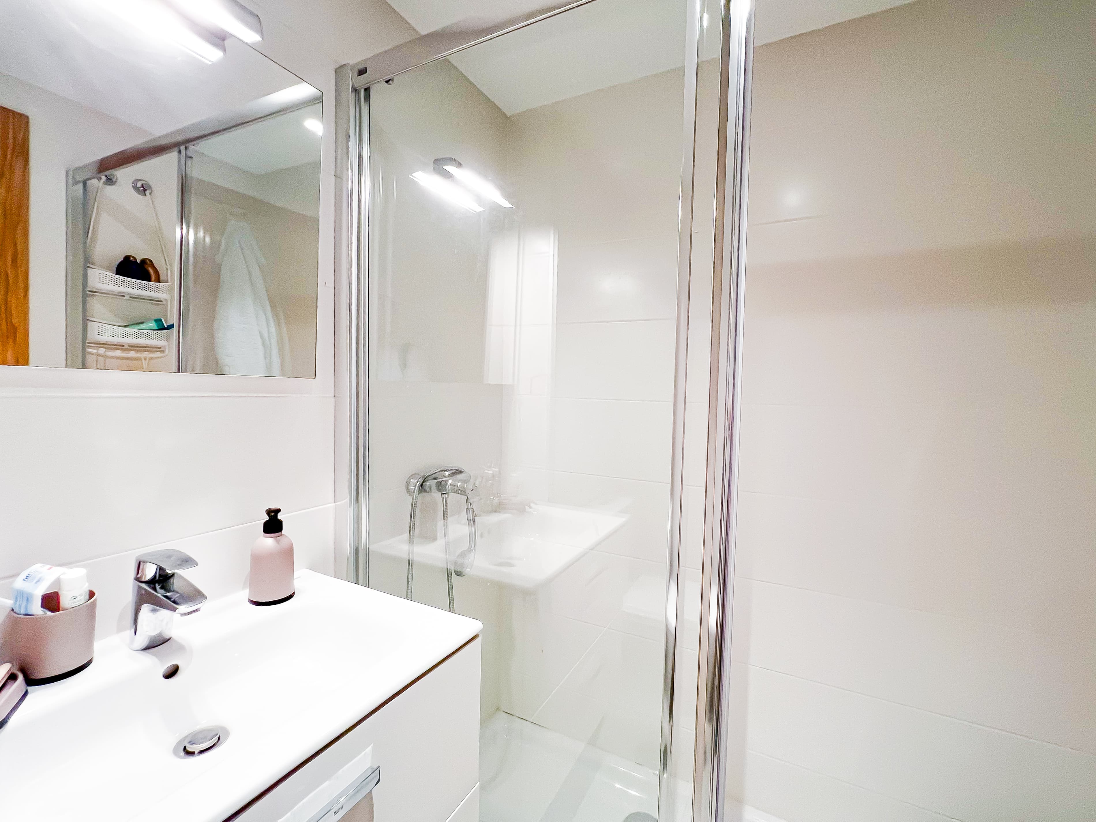 Elegant 2-Bedroom Apartment in Adeje