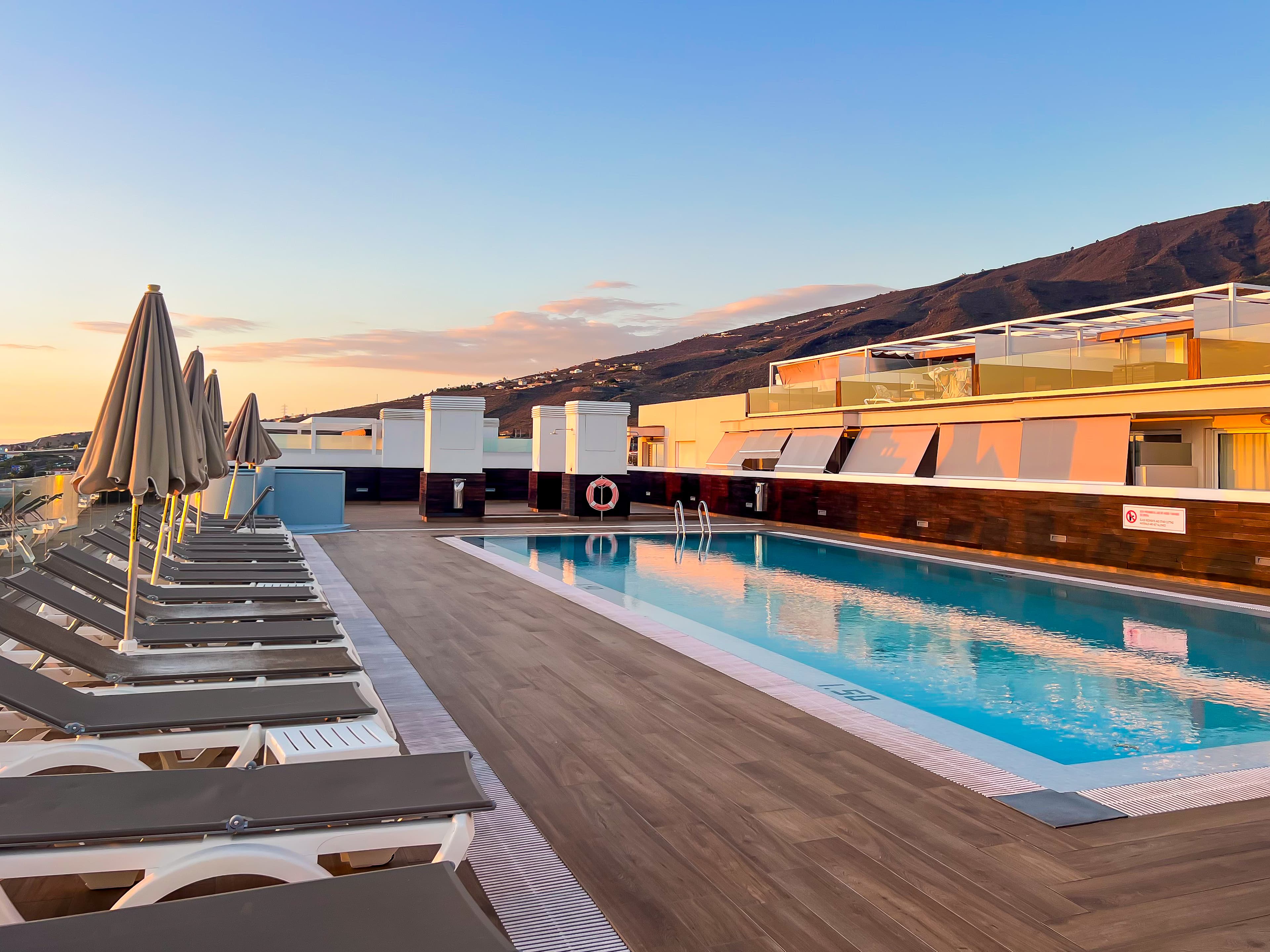 Elegant 2-Bedroom Apartment in Adeje