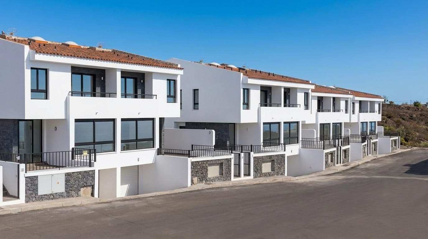 Modern New-Build Townhouse with Sea and Mountain Views