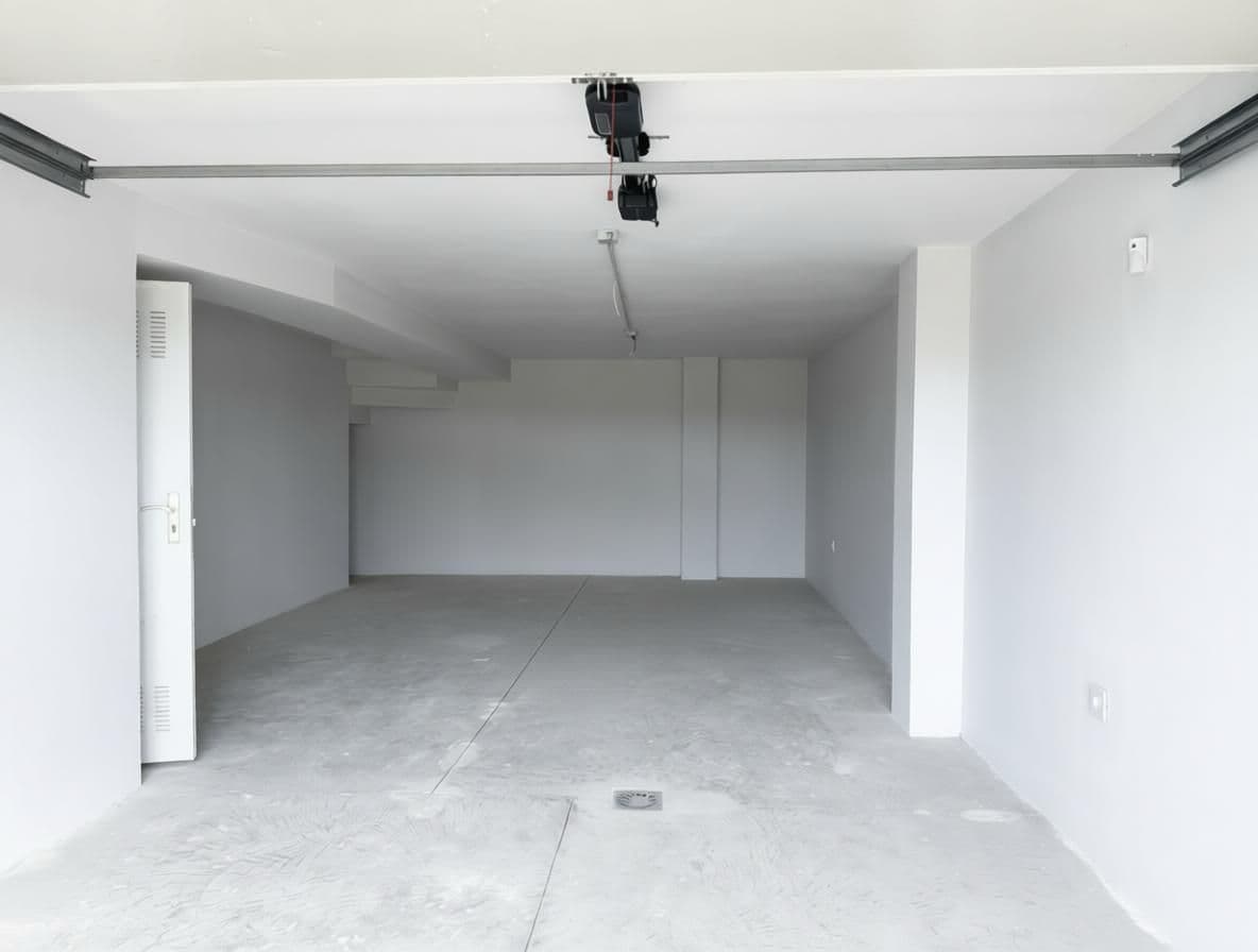 Modern New-Build Townhouse with Sea and Mountain Views