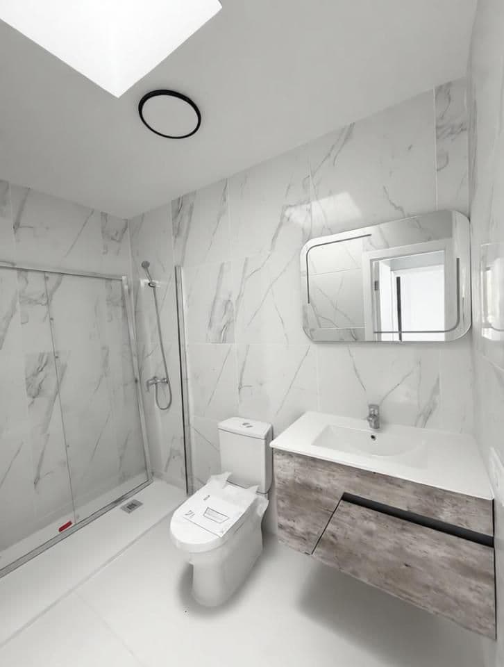 Modern New-Build Townhouse with Sea and Mountain Views