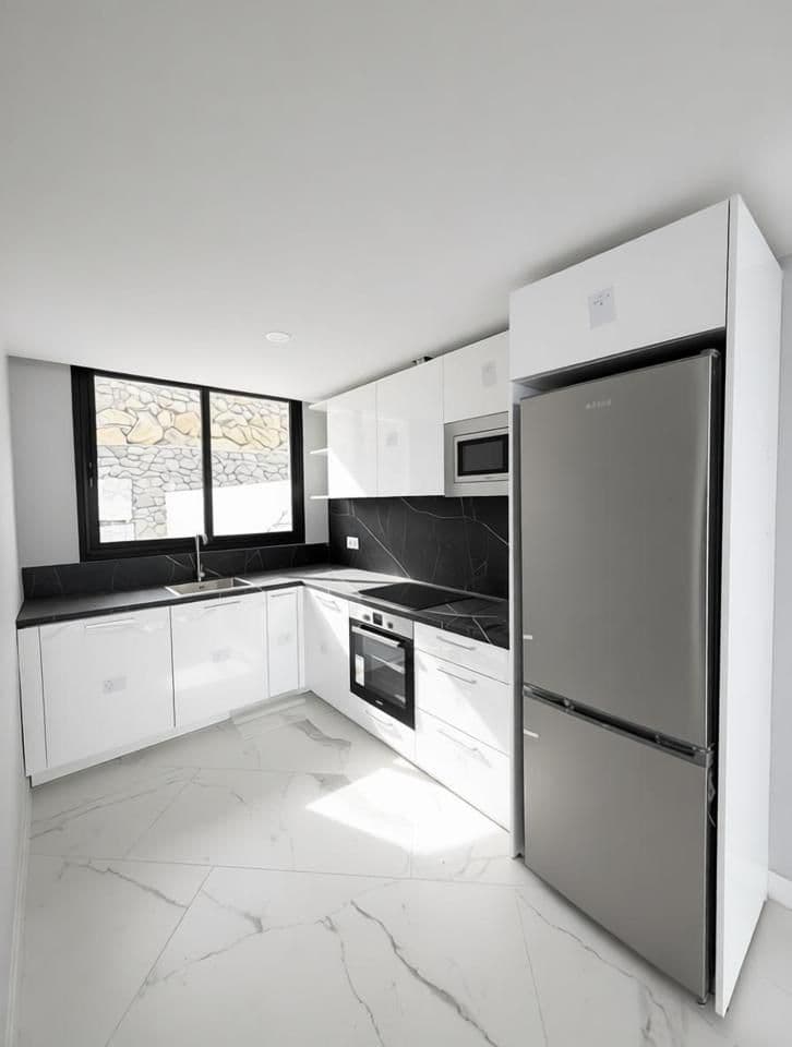 Modern New-Build Townhouse with Sea and Mountain Views