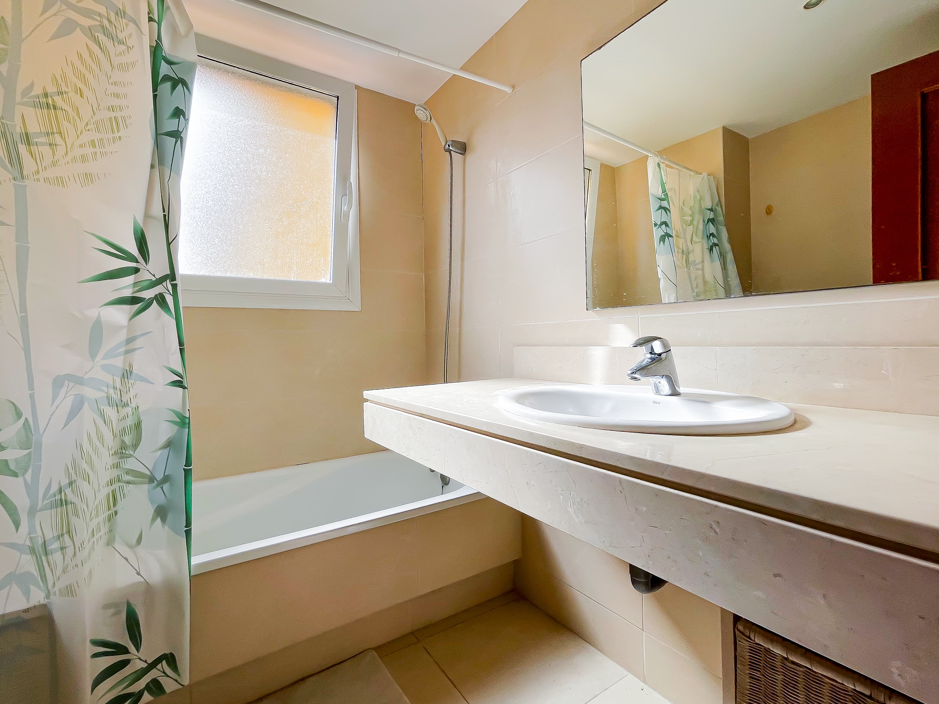 Spacious 2-Bedroom Apartment with Ocean Views in Puerto Santiago