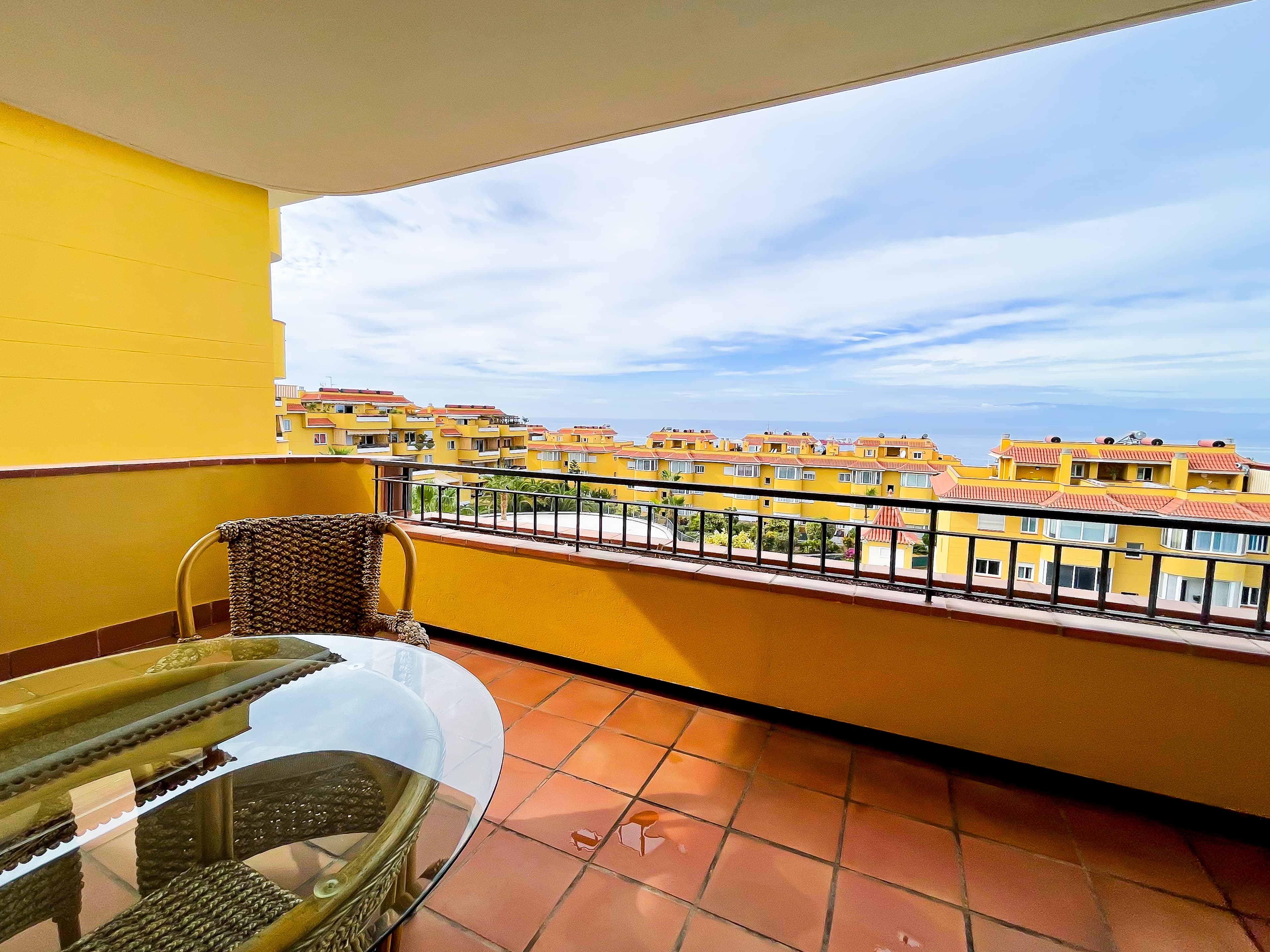 Spacious 2-Bedroom Apartment with Ocean Views in Puerto Santiago