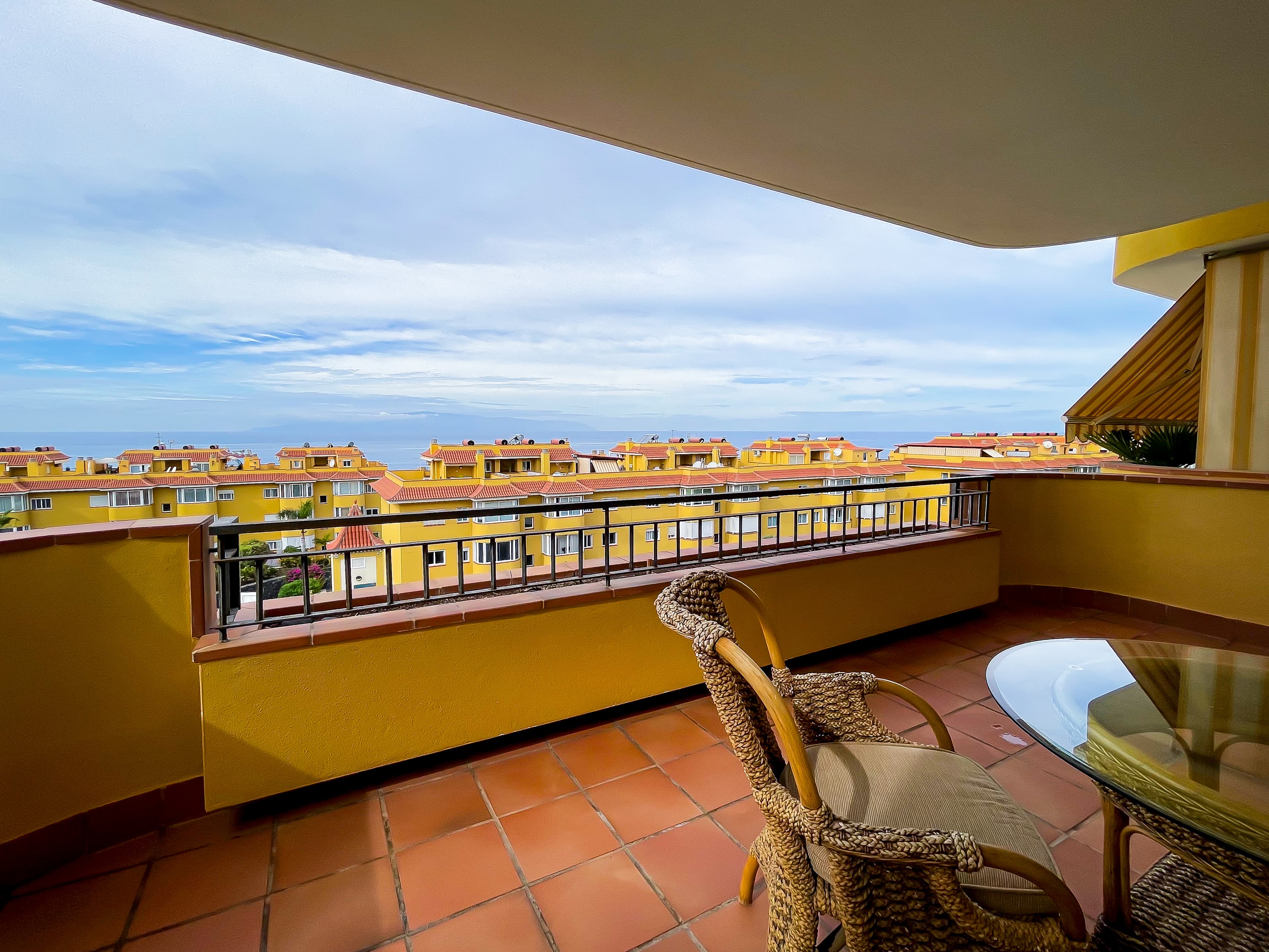 Spacious 2-Bedroom Apartment with Ocean Views in Puerto Santiago