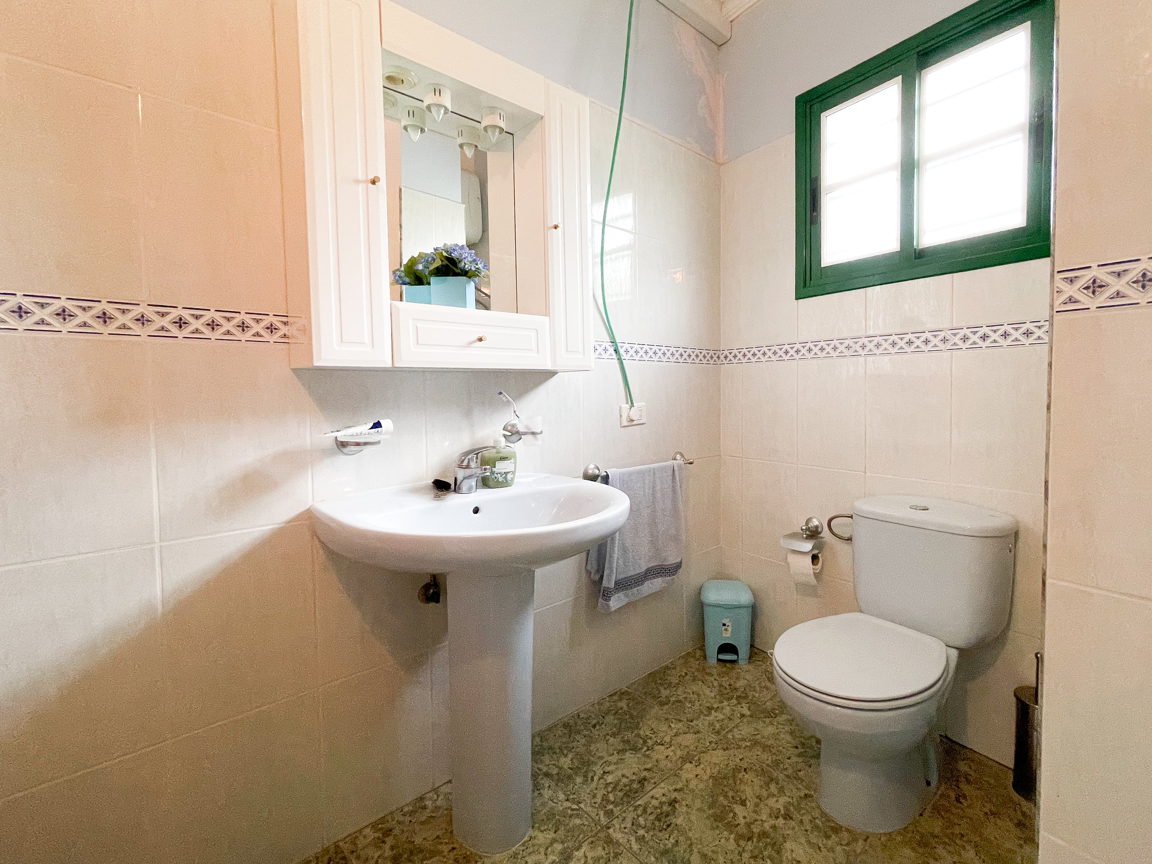 House with Rustic Plot and Wine Cellar for Sale in Granadilla de Abona