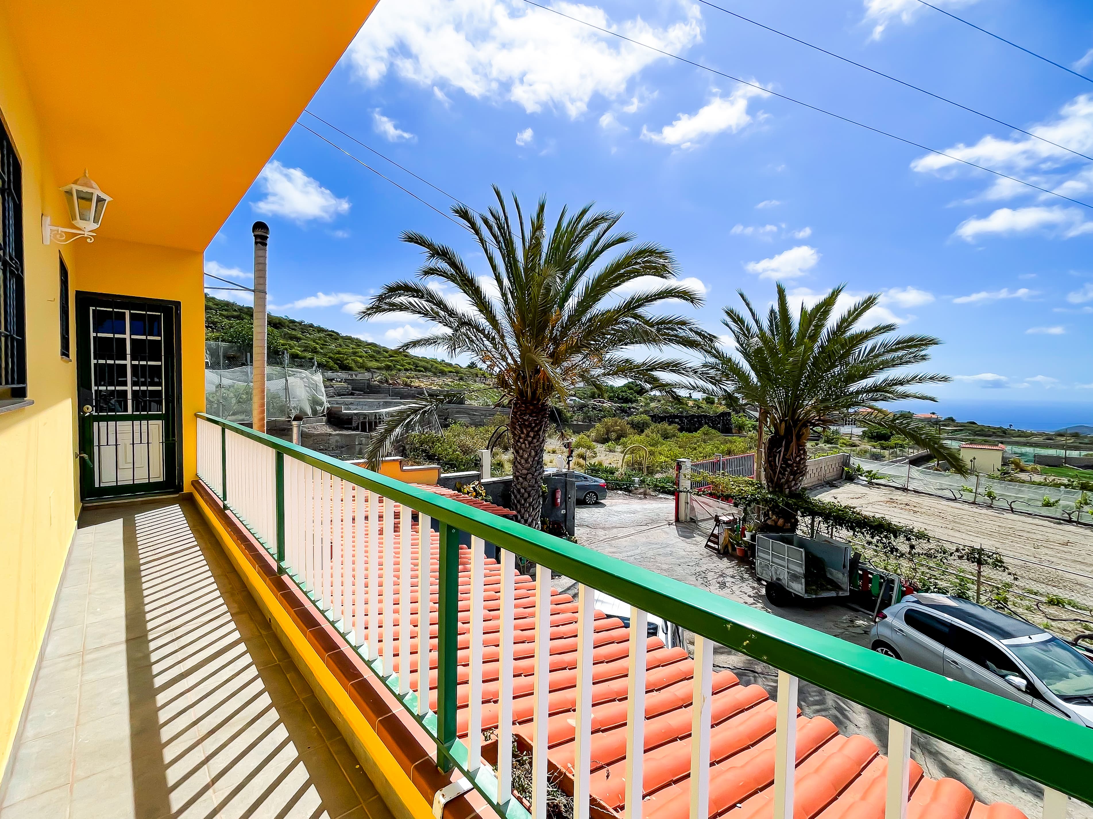 House with Rustic Plot and Wine Cellar for Sale in Granadilla de Abona