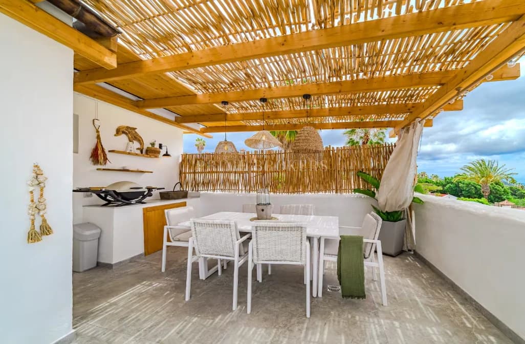 Luxury Villa in Chayofa