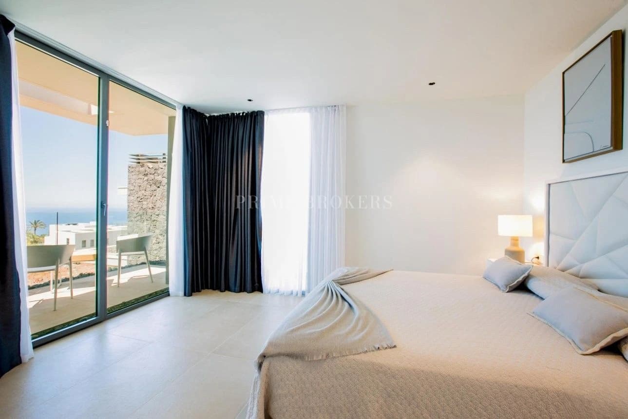 Villa de Lujo con Vistas al Océano en Abama