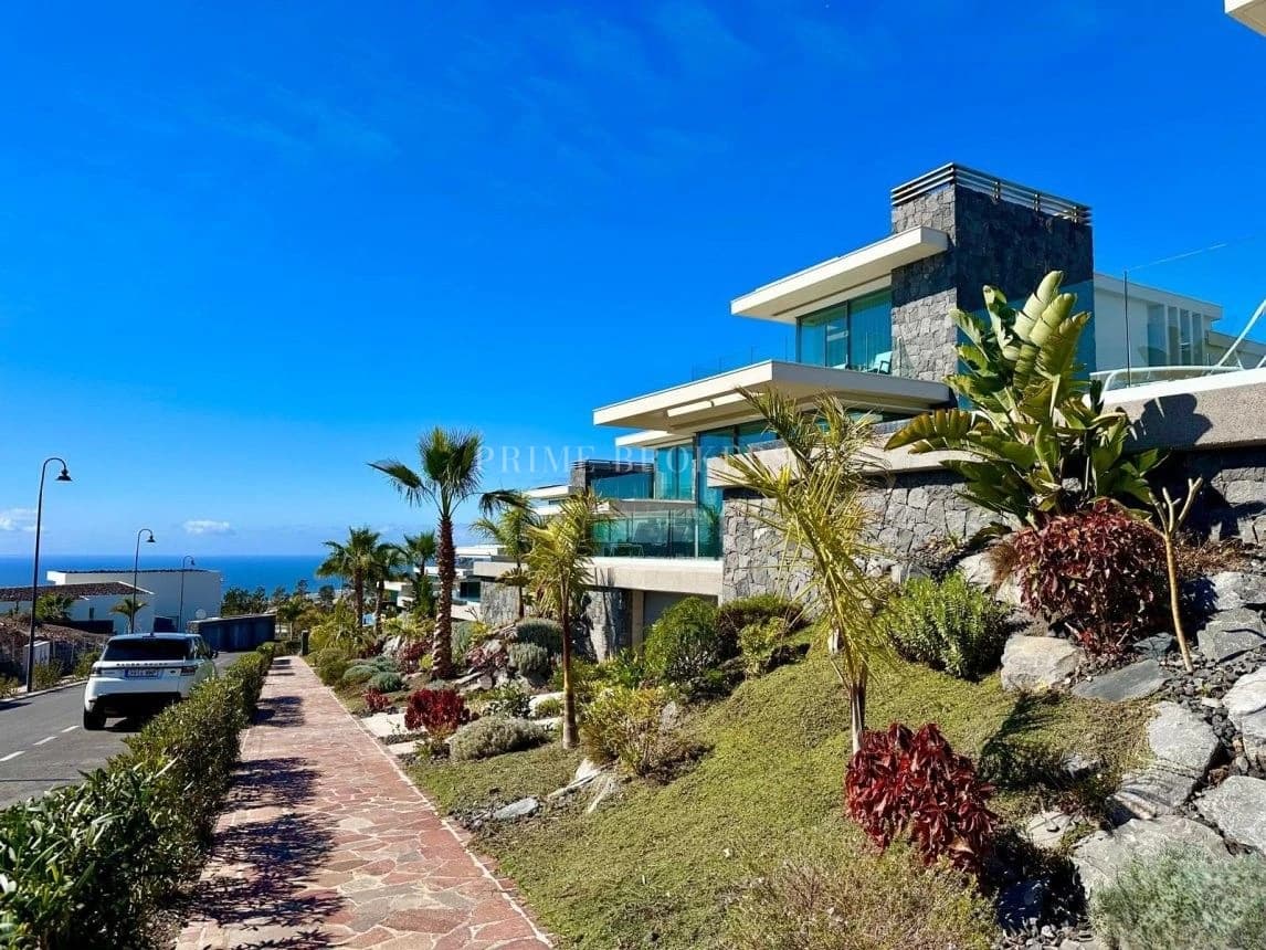 Villa de Lujo con Vistas al Océano en Abama