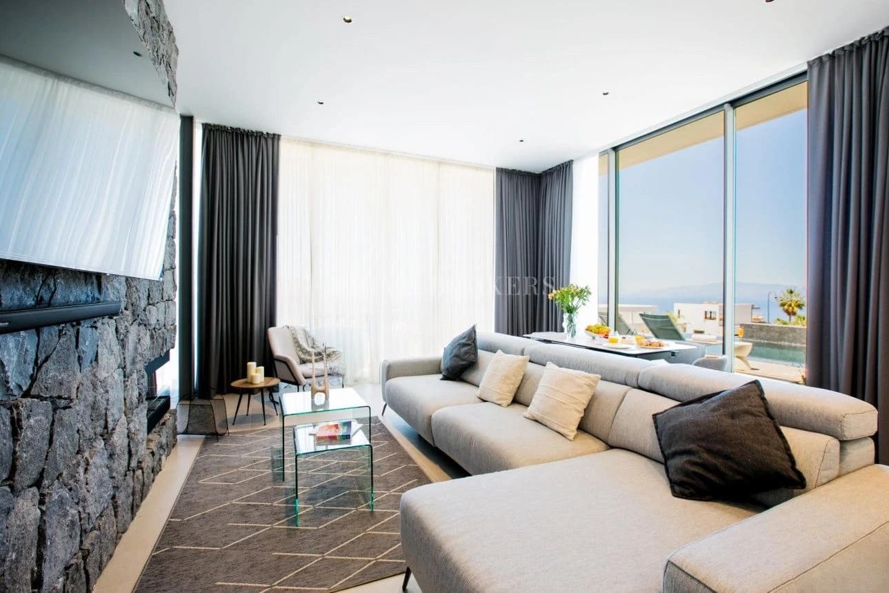 Villa de Lujo con Vistas al Océano en Abama