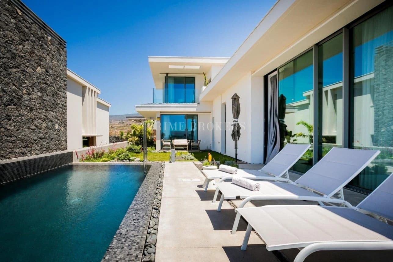 Villa de Lujo con Vistas al Océano en Abama