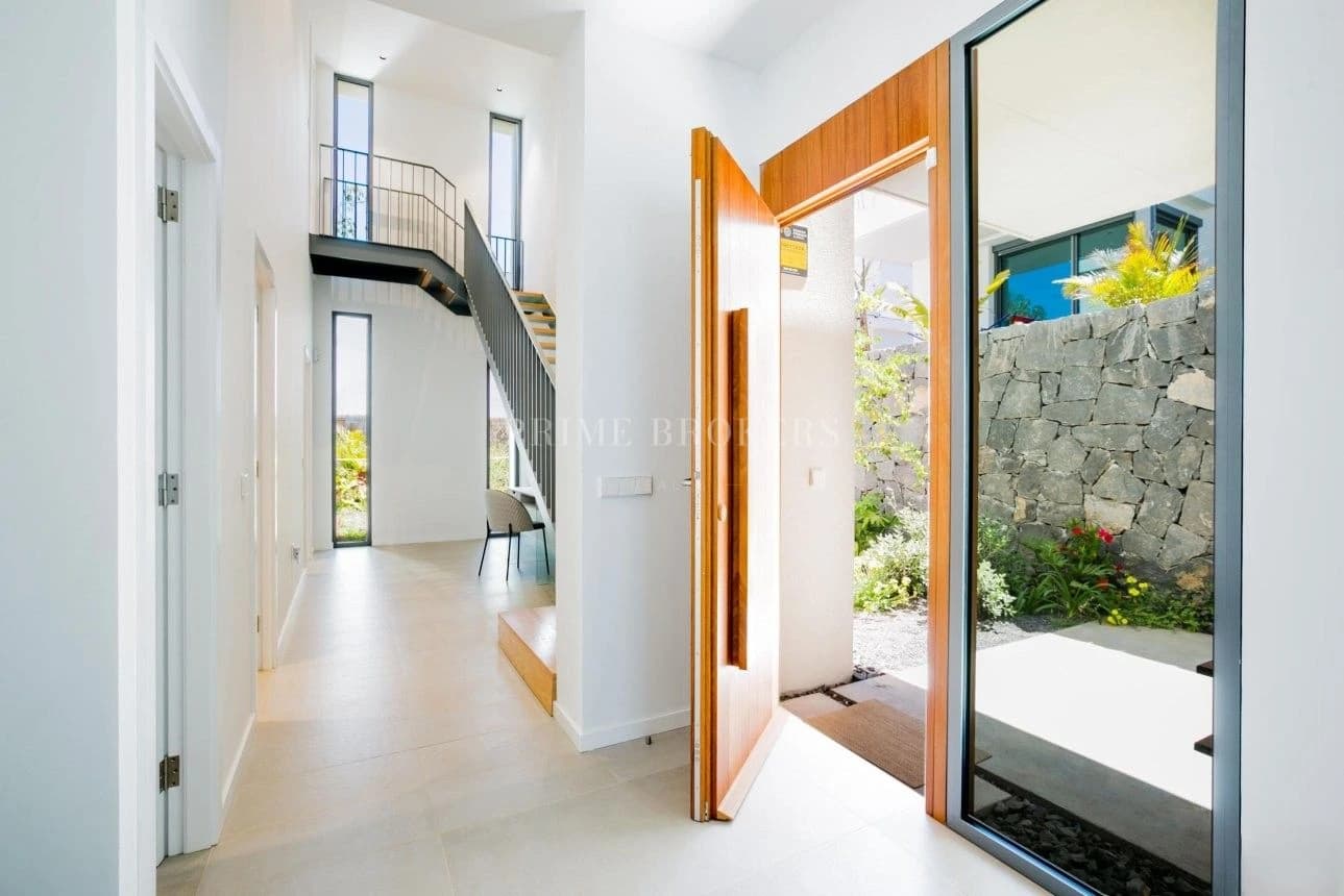 Villa de Lujo con Vistas al Océano en Abama