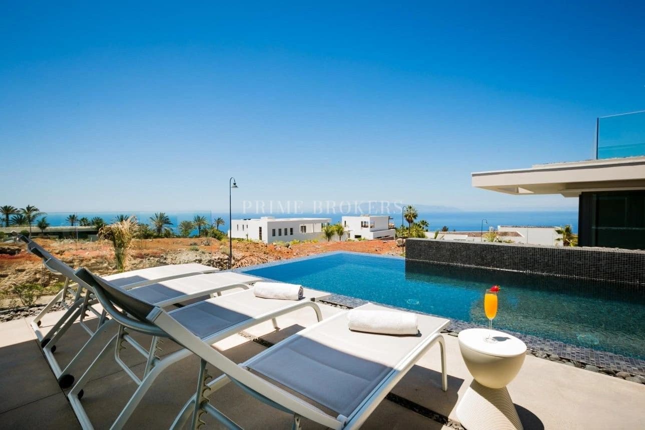 Villa de Lujo con Vistas al Océano en Abama
