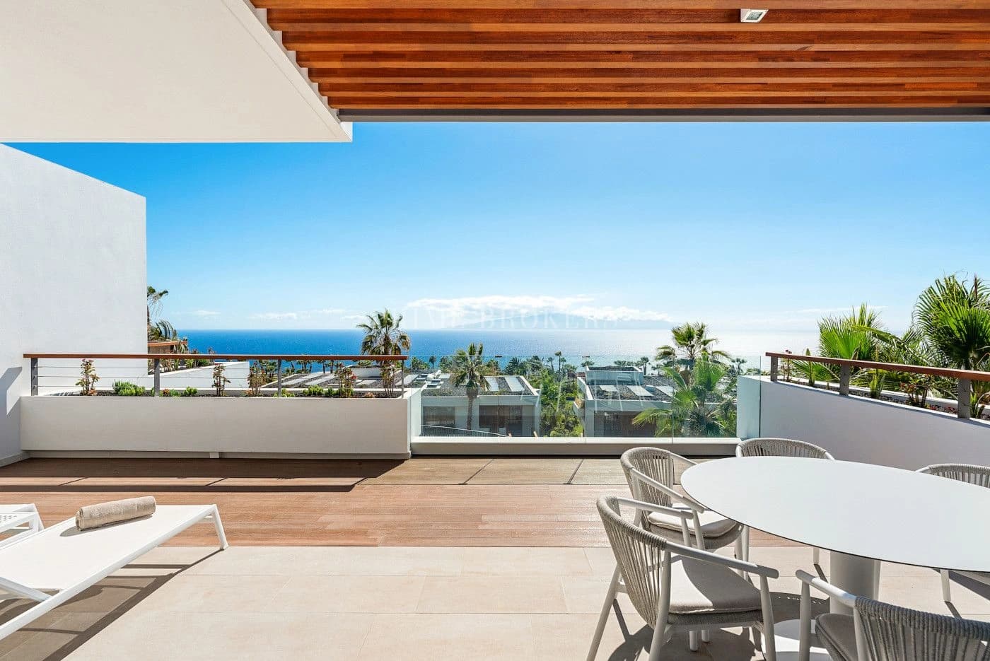 Apartamento Panorámico con Vistas al Océano