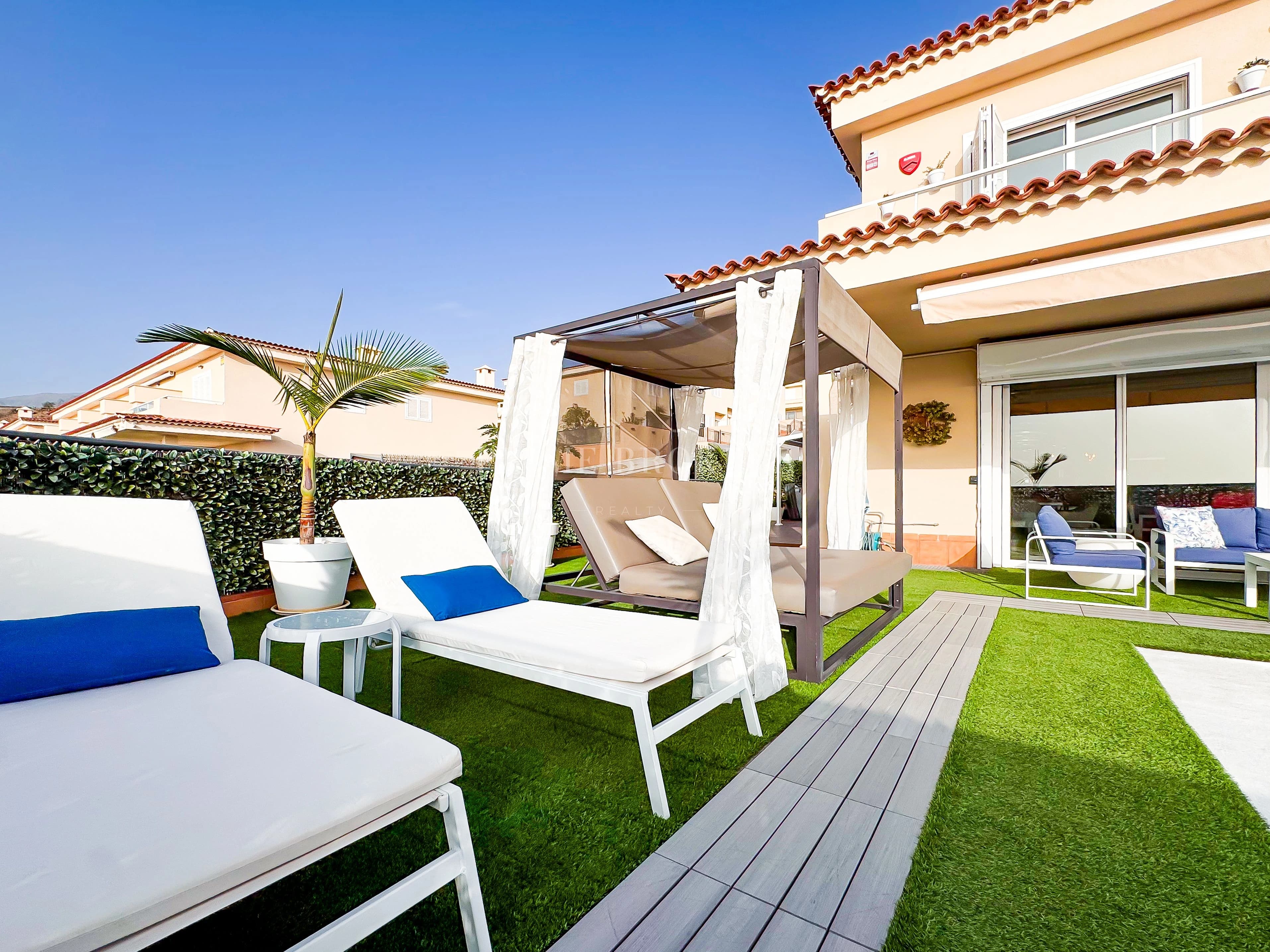 Villa Moderna en Puerto Santiago