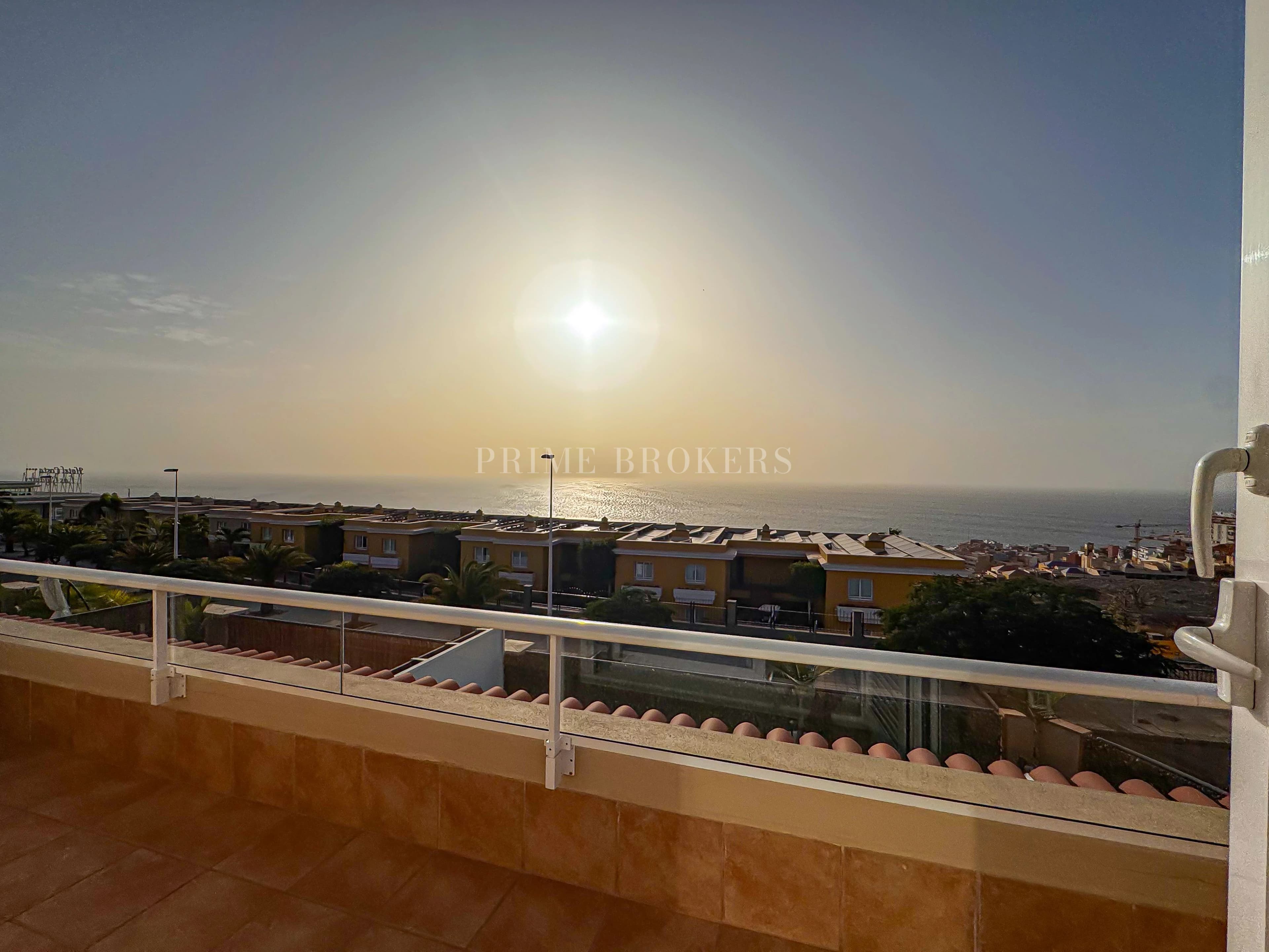 Villa Moderna en Puerto Santiago