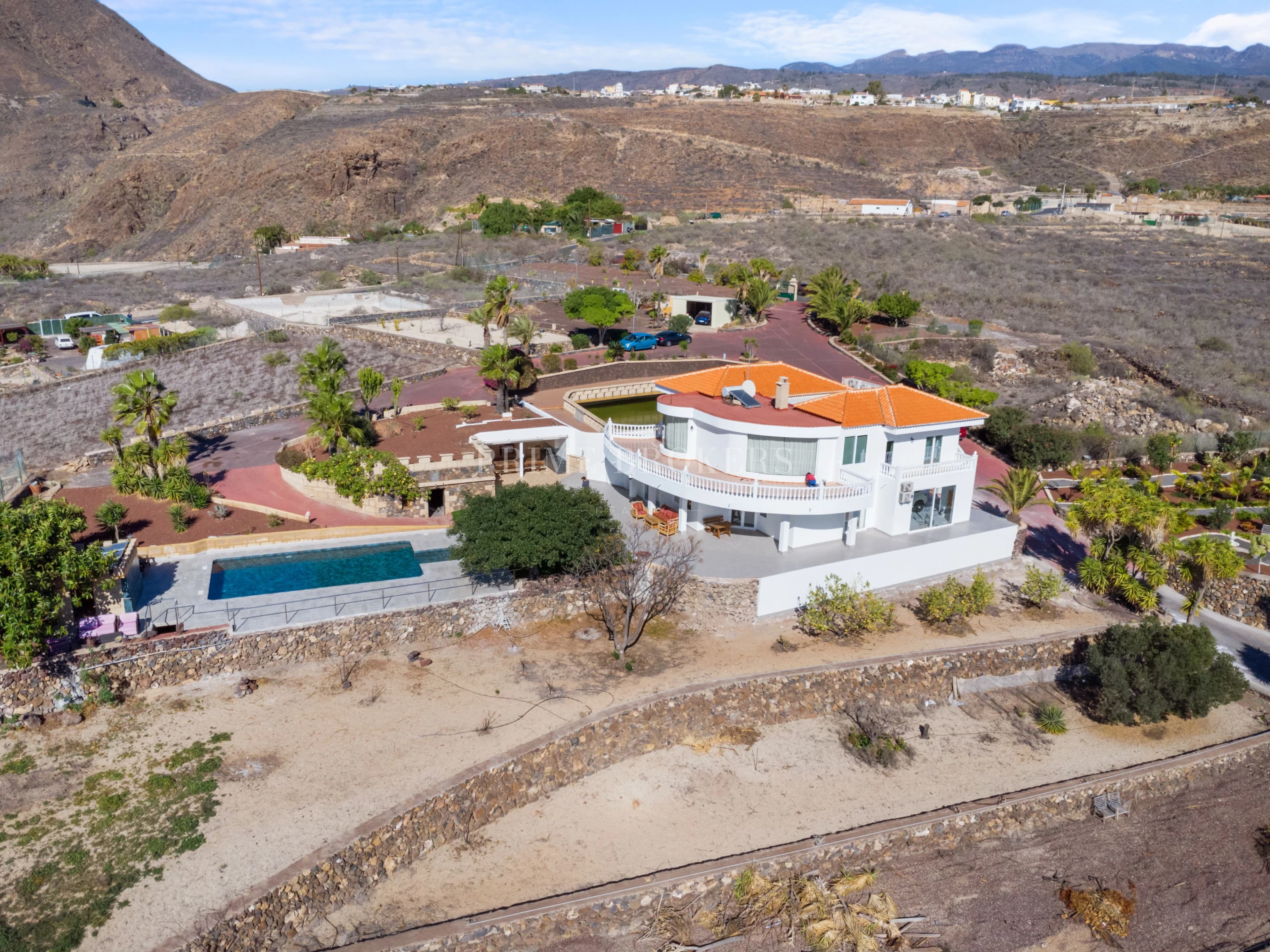 Luxury Villa for Sale in San Miguel de Abona