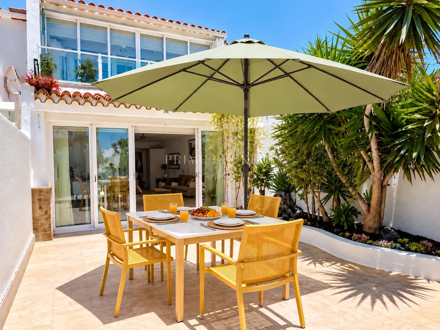 Seafront Villa for Sale in Parque Santiago 1